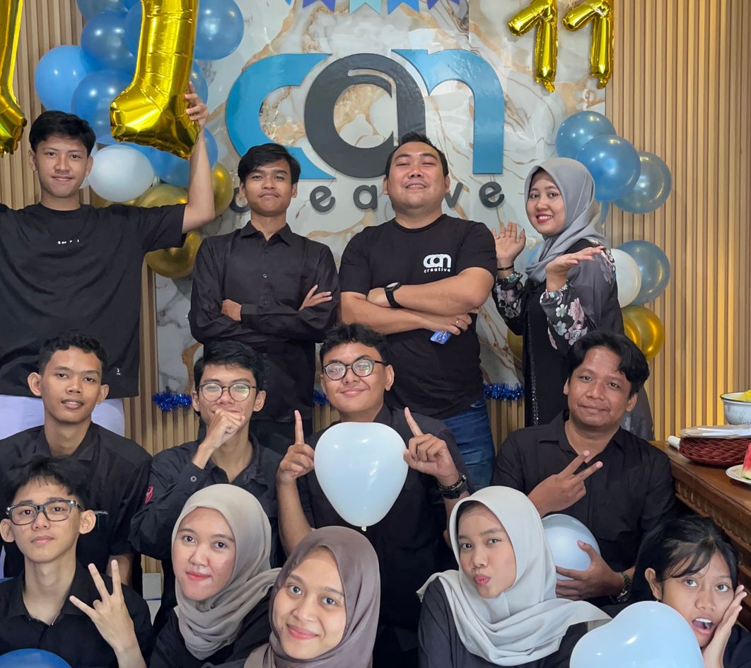 Kebersamaan tim CAN Creative merayakan ulang tahun perusahaan