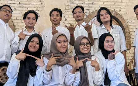 Tim CAN Creative berfoto bersama